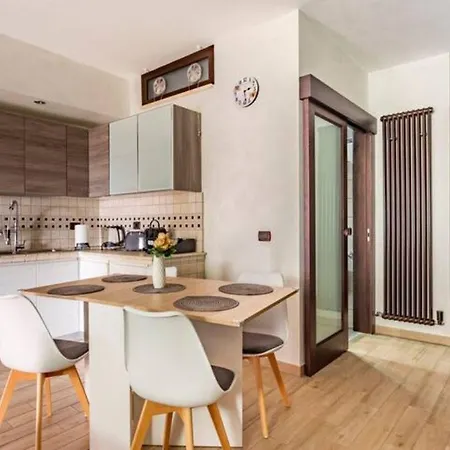 Beachfront Diamond - Fiumicino Airport Apartment *