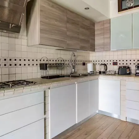 Beachfront Diamond - Fiumicino Airport Apartment Fiumicino