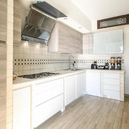 Beachfront Diamond - Fiumicino Airport *